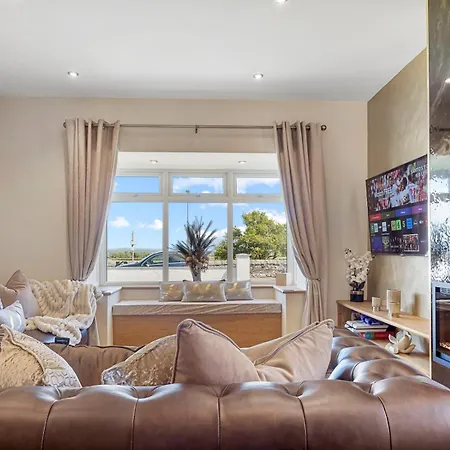 Newly Renovated Luxury Pass The Keys בית נופש אולברסטון