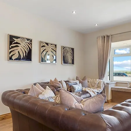 Newly Renovated Luxury Pass The Keys *