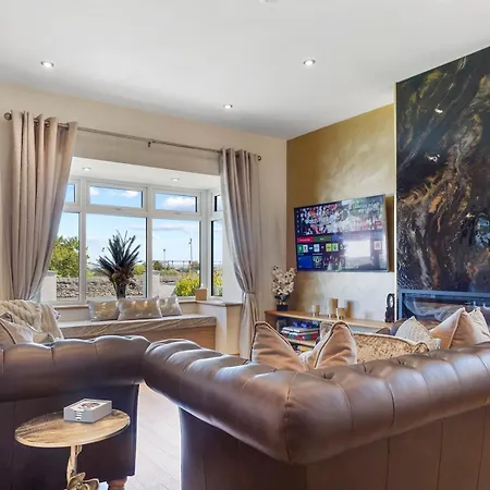 Newly Renovated Luxury Pass The Keys Ulverston