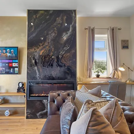 Newly Renovated Luxury Pass The Keys בית נופש