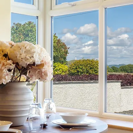 Semesterbostad Newly Renovated Luxury Pass The Keys